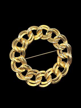 Vintage 1980s Monet Gold Circle Chain Wreath Brooch
